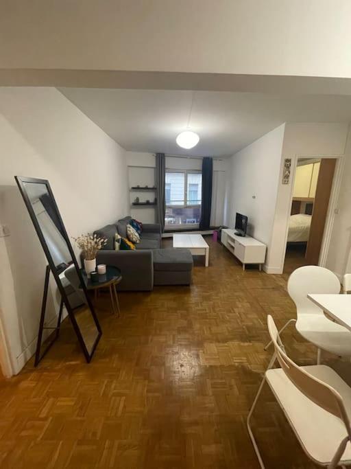Appartement 2 Pieces Centre *