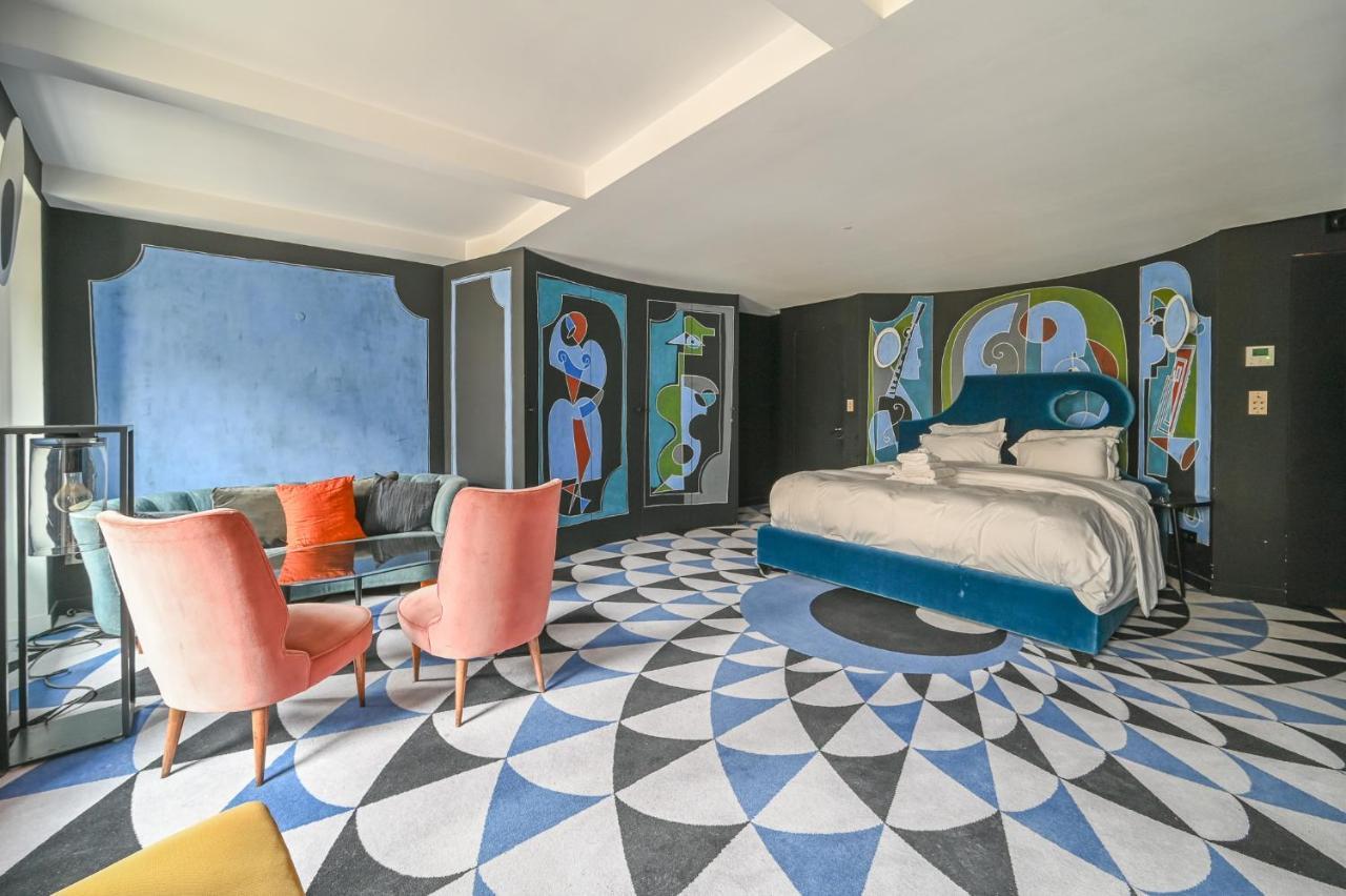 Exceptional In Saint Germain Des Pres Apartment