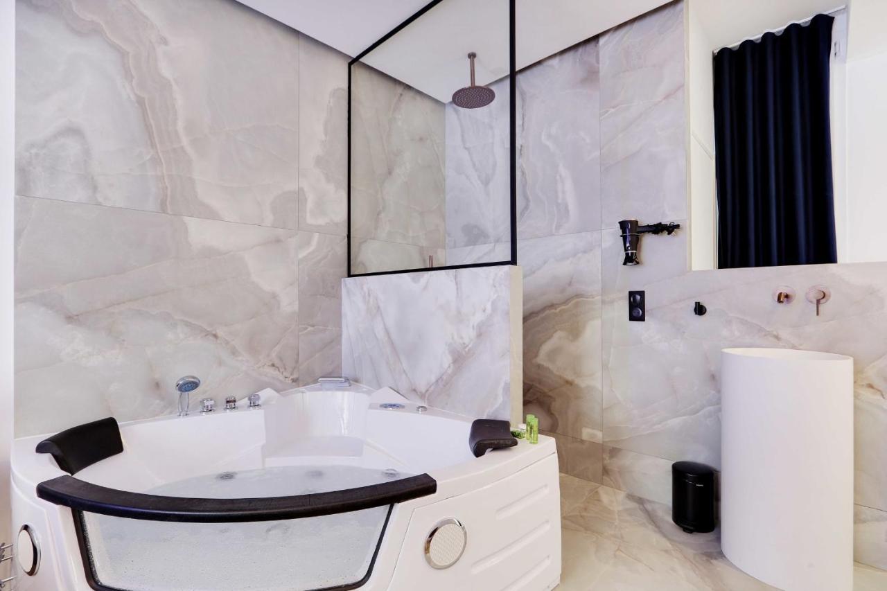 Couples Getaway Unit With Jacuzzi - Center Ferienhaus *