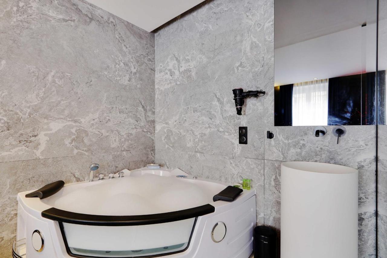 Hébergement de vacances Couples Getaway Unit With Jacuzzi - Center Paris