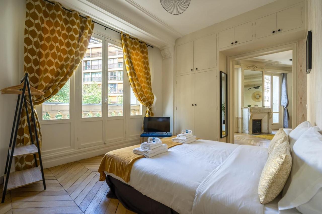 Charming Near Trocadero *