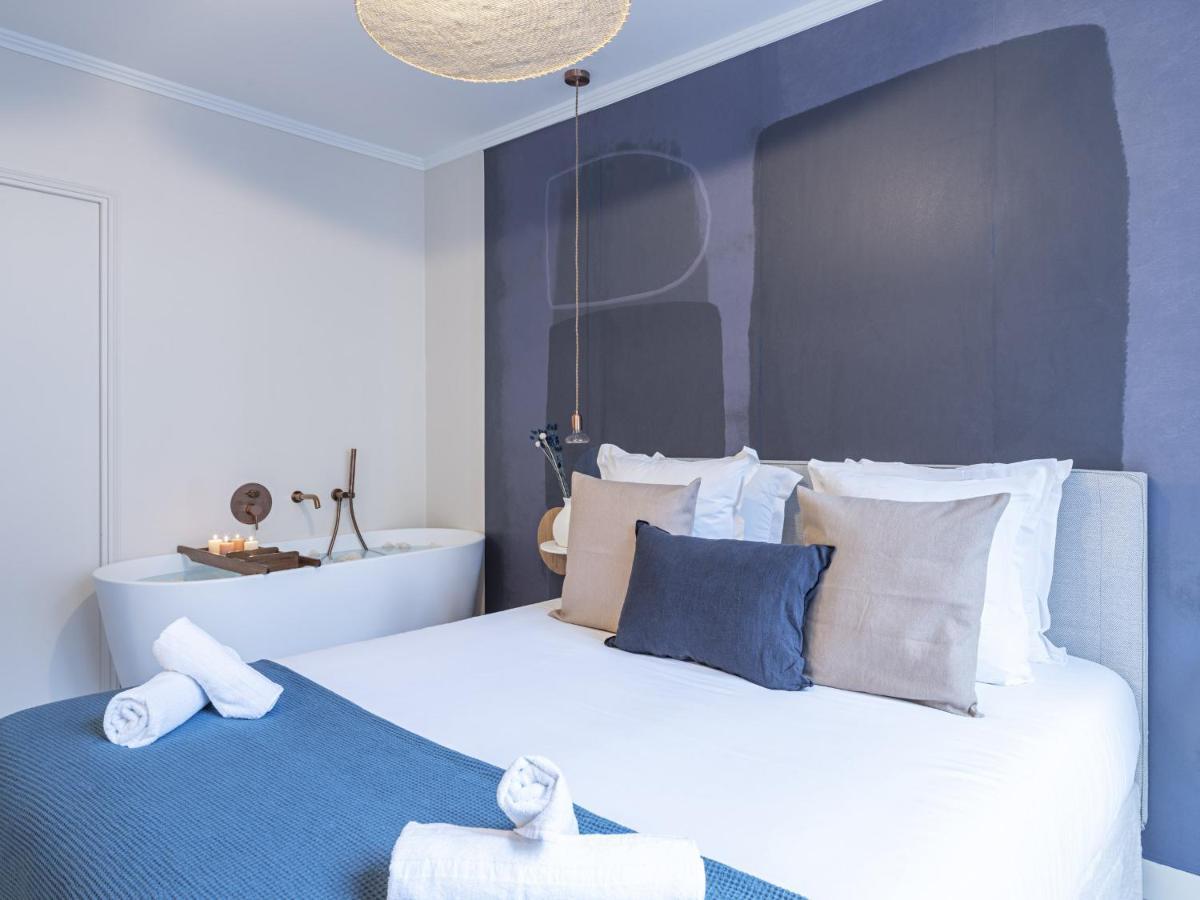 The Blue On Champs Elysees Avenue Paris