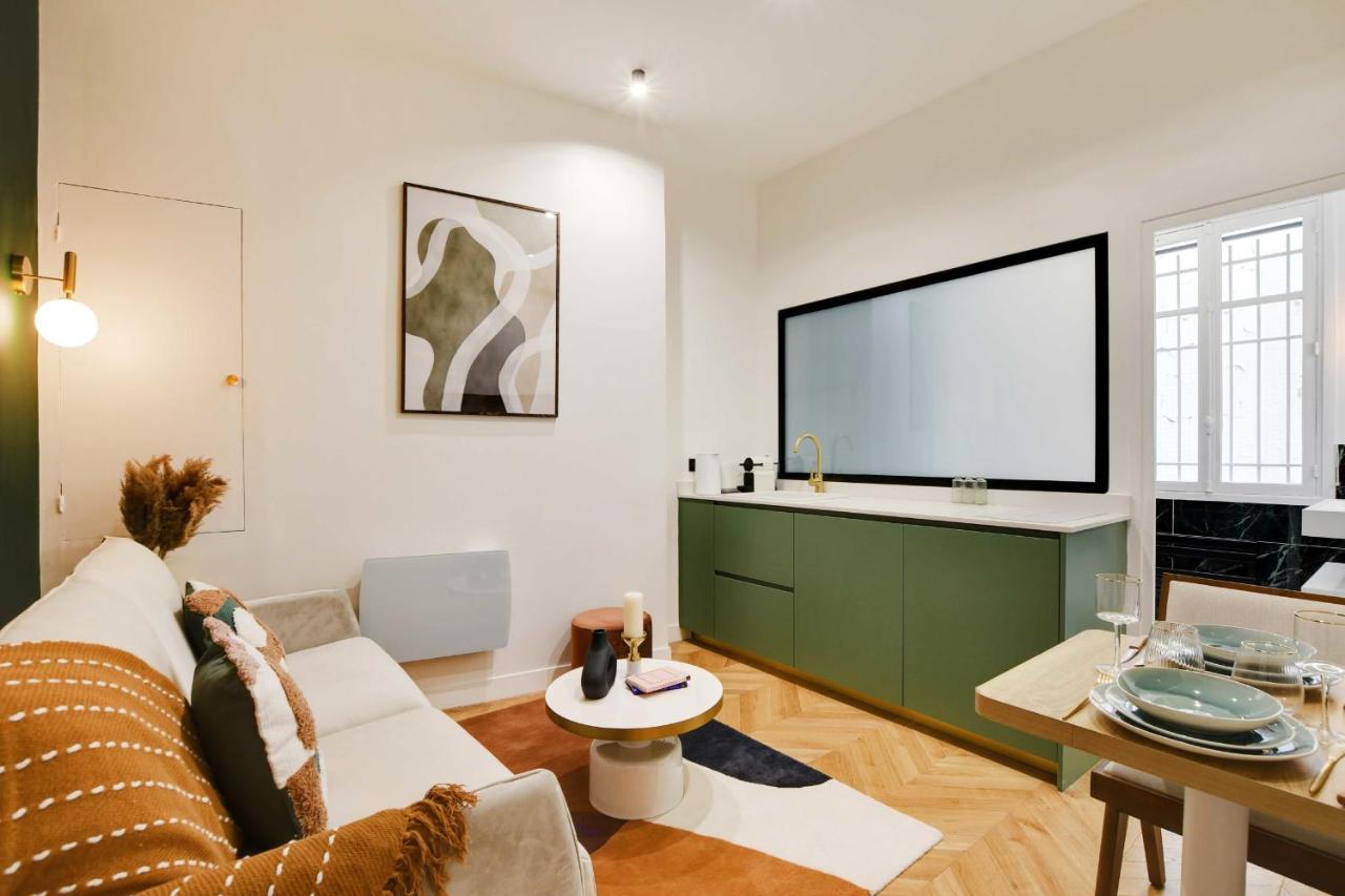 Chic - 1br-4p - Facing The Louvre Paris