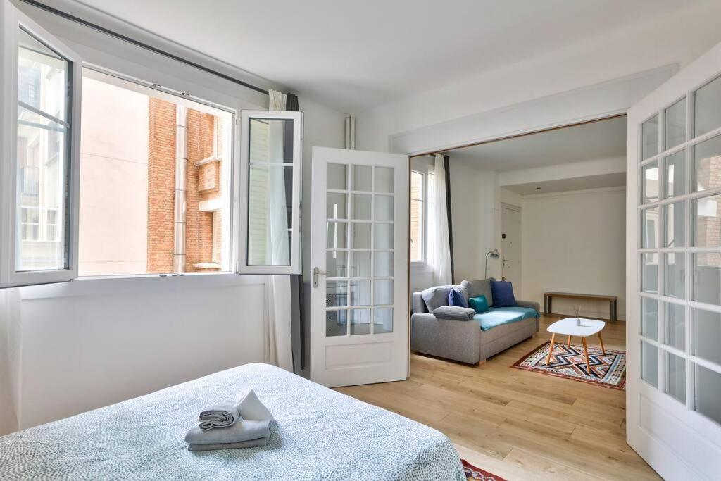 Renovated Modern 1 Bedroom Porte Maillot Paris