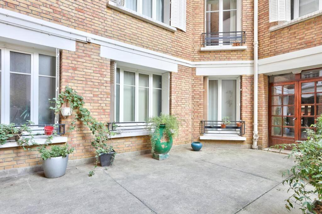 Renovated Modern 1 Bedroom Porte Maillot *