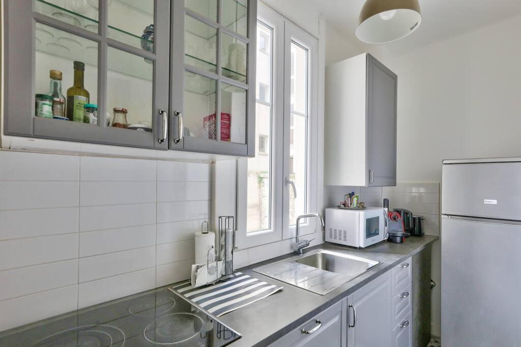 Renovated Modern 1 Bedroom Porte Maillot Appartement *