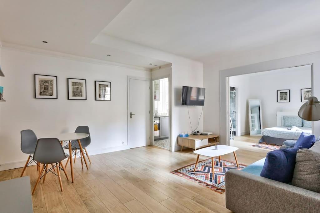 Renovated Modern 1 Bedroom Porte Maillot * Paris