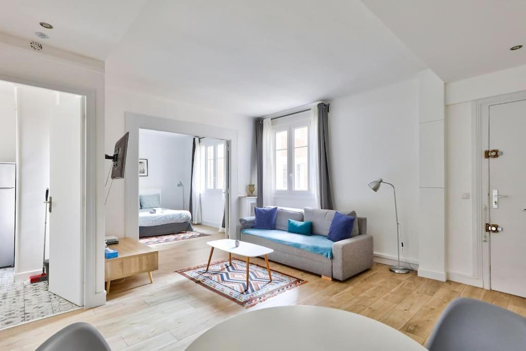 Renovated Modern 1 Bedroom Porte Maillot Appartement Paris