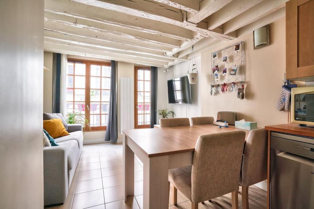 Superb 2 Bedroom Flat In Le Marais Neighborhood Apartment Paris
