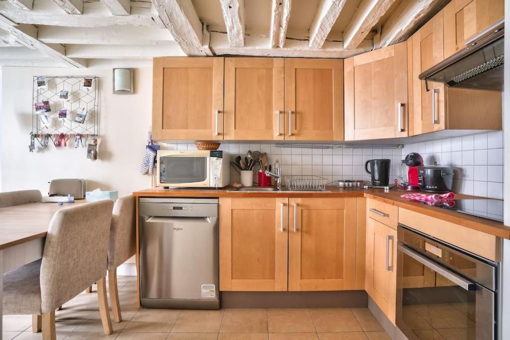 Apartment Superb 2 Bedroom Flat In Le Marais Neighborhood *