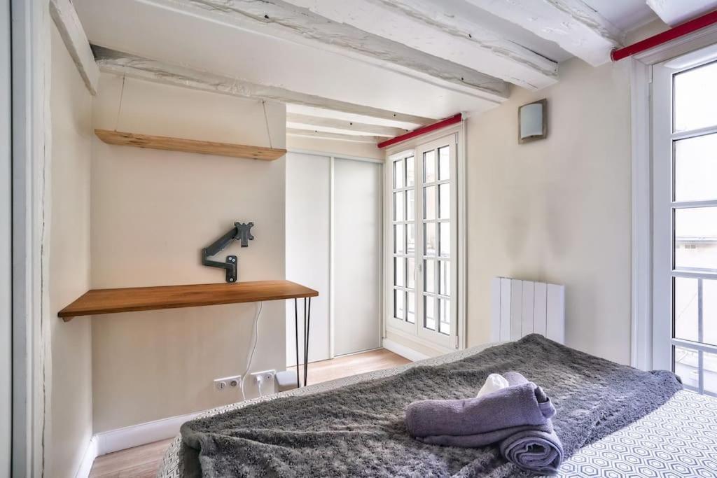 Superb 2 Bedroom Flat In Le Marais Neighborhood * Paris