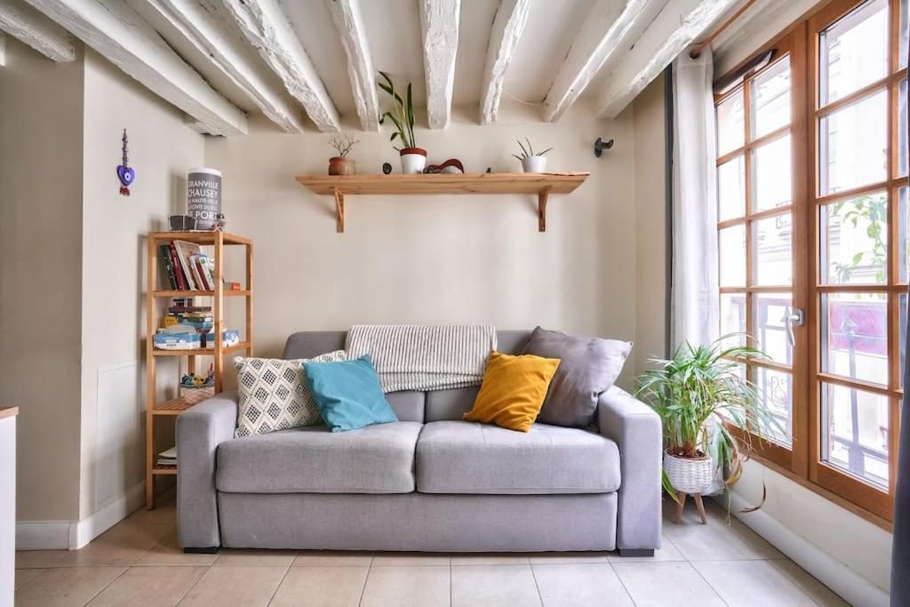 Superb 2 Bedroom Flat In Le Marais Neighborhood Apartment *