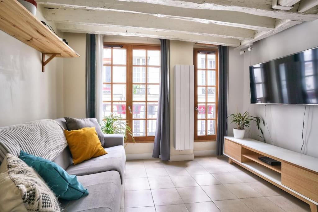Superb 2 Bedroom Flat In Le Marais Neighborhood *