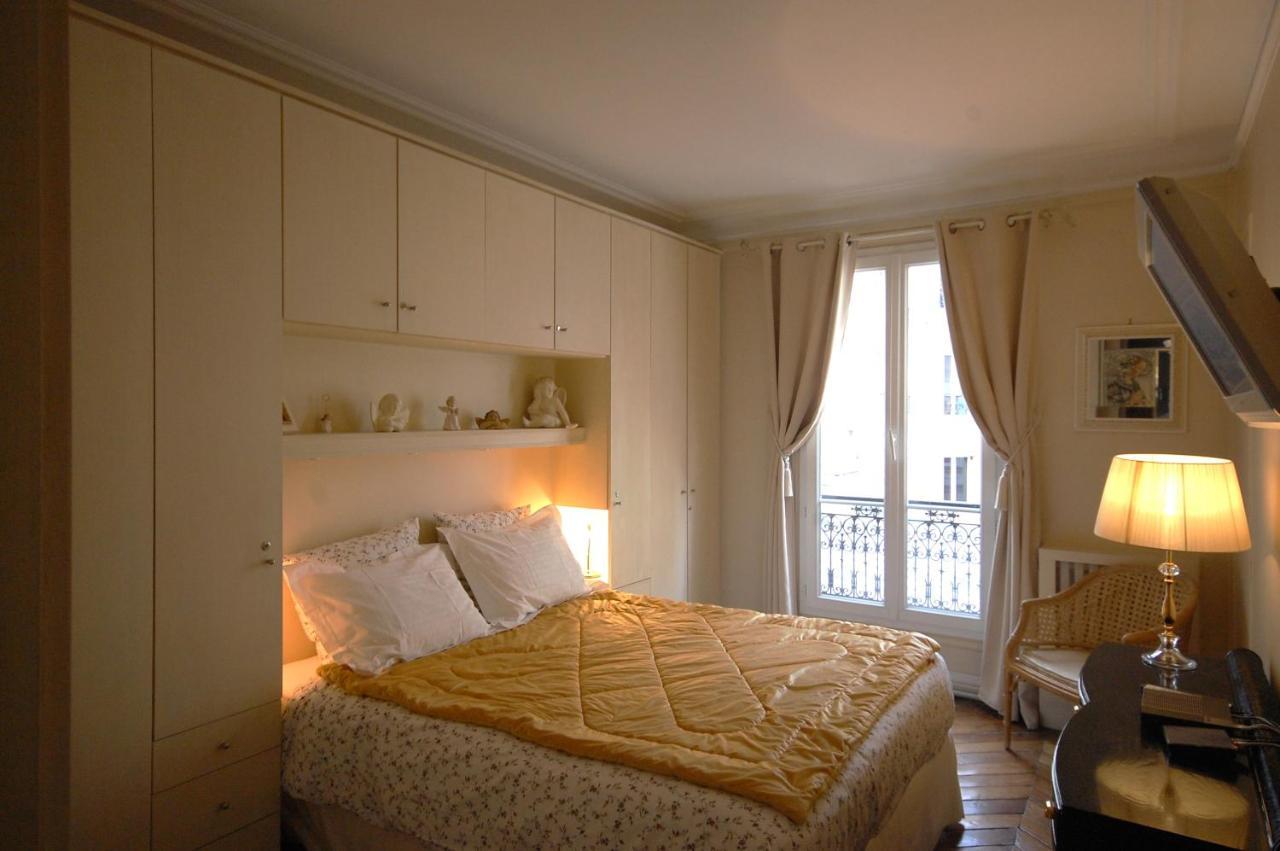 Two-Bedroom Apartment Champs-Elysees Paris