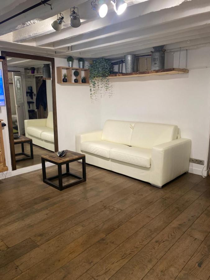 Apartment Studio Canal Saint Martin