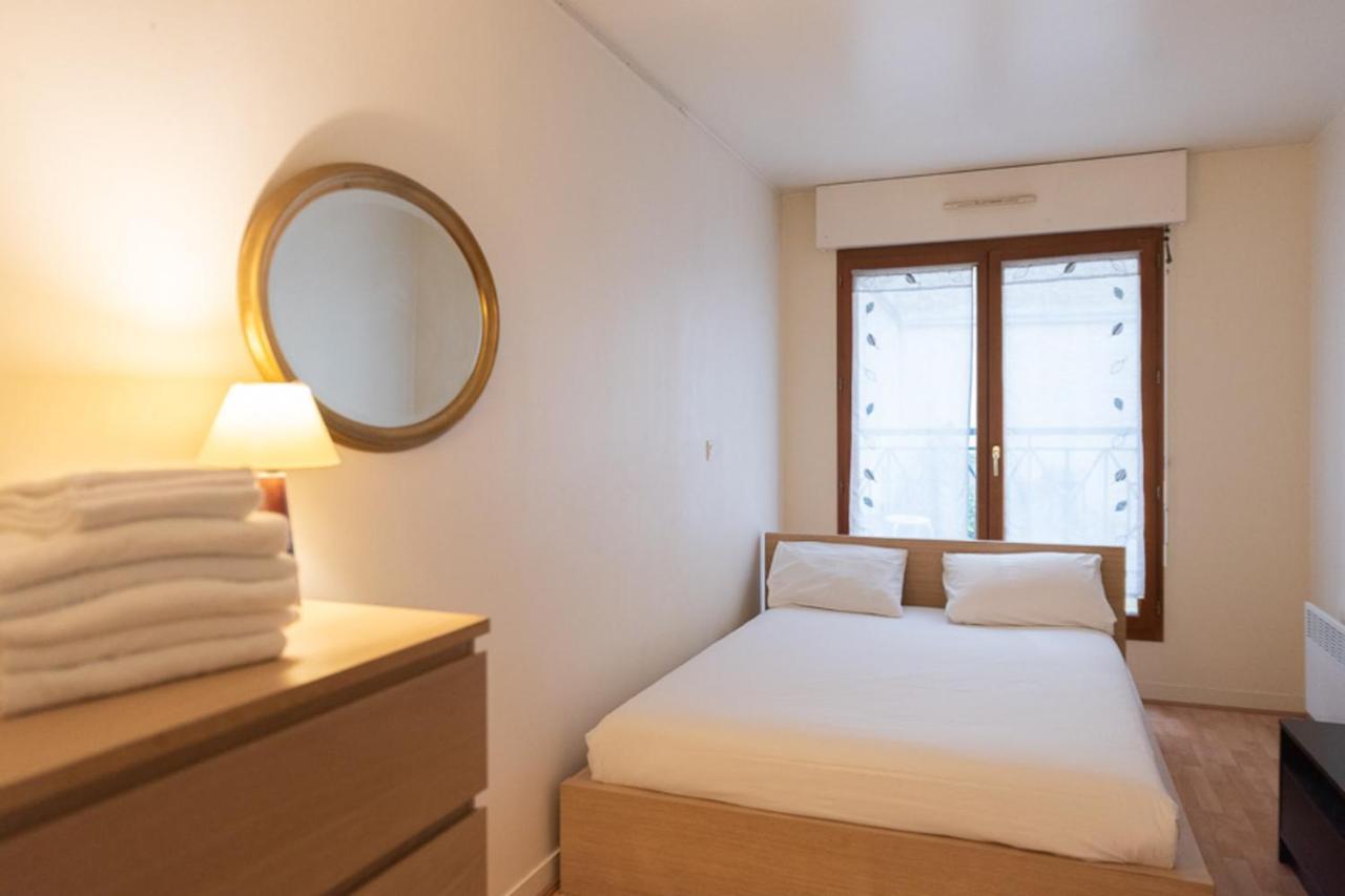 Charming 36m With Terrace In The Heart Of