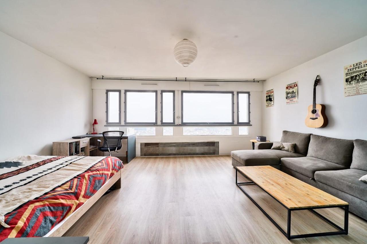 Modern Studio - 13th Apartment *