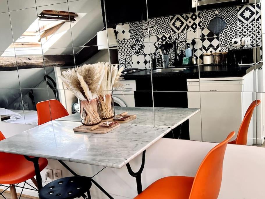 Cosy Next To The Champs-elysees Avenue! Apartment Paris