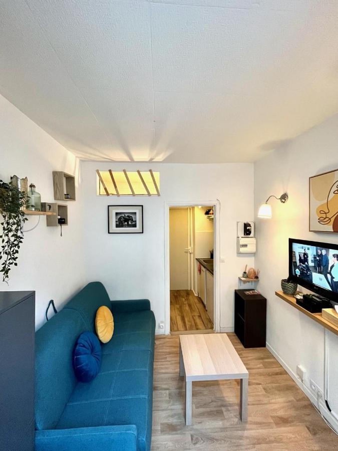 Charmant studio paris (quartier les batignolles ) *