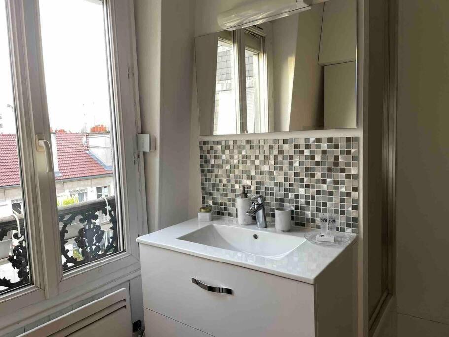 Studio Contemporain Dans 12eme Arrondissement * Paris
