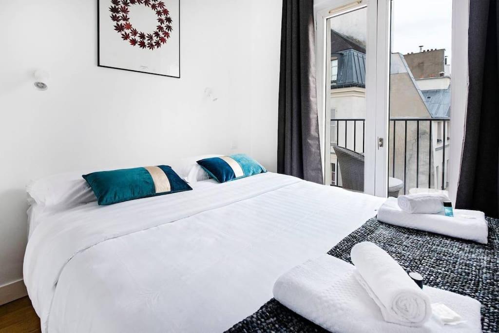 Superbe Avec Balcon Au Coeur De Montorgueil Appartement