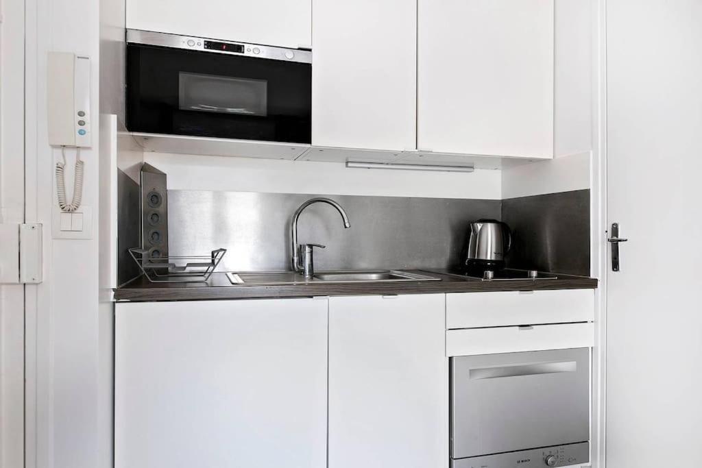 Superbe Avec Balcon Au Coeur De Montorgueil Appartement