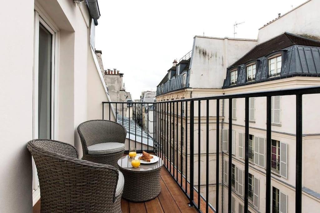Superbe Avec Balcon Au Coeur De Montorgueil Appartement *