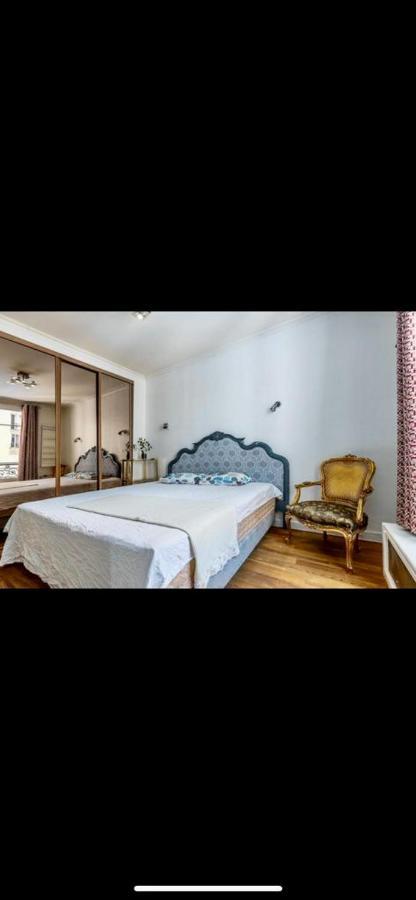 Sweet Champs Elysees Berri Apartment *