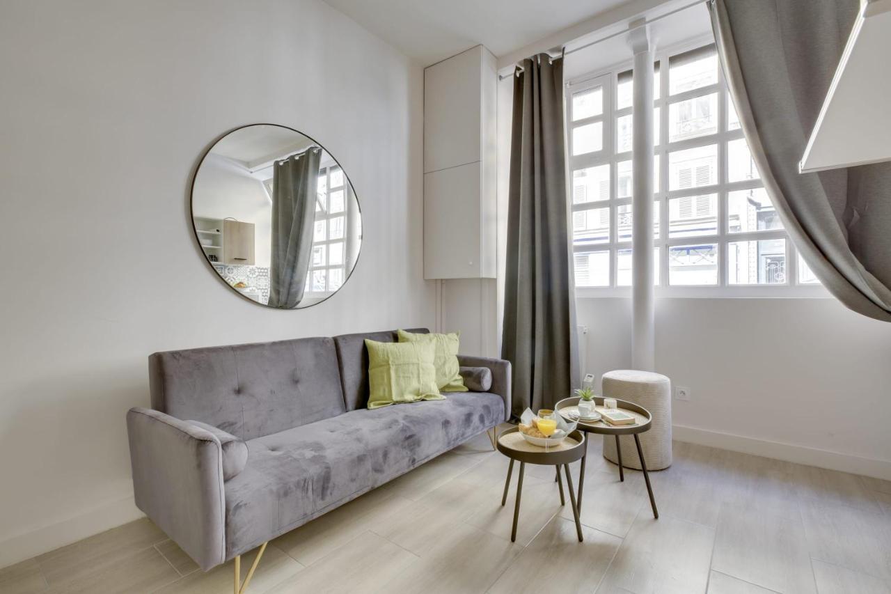 Apartment Bright Charming Modern Studio By Dreamy Canal *