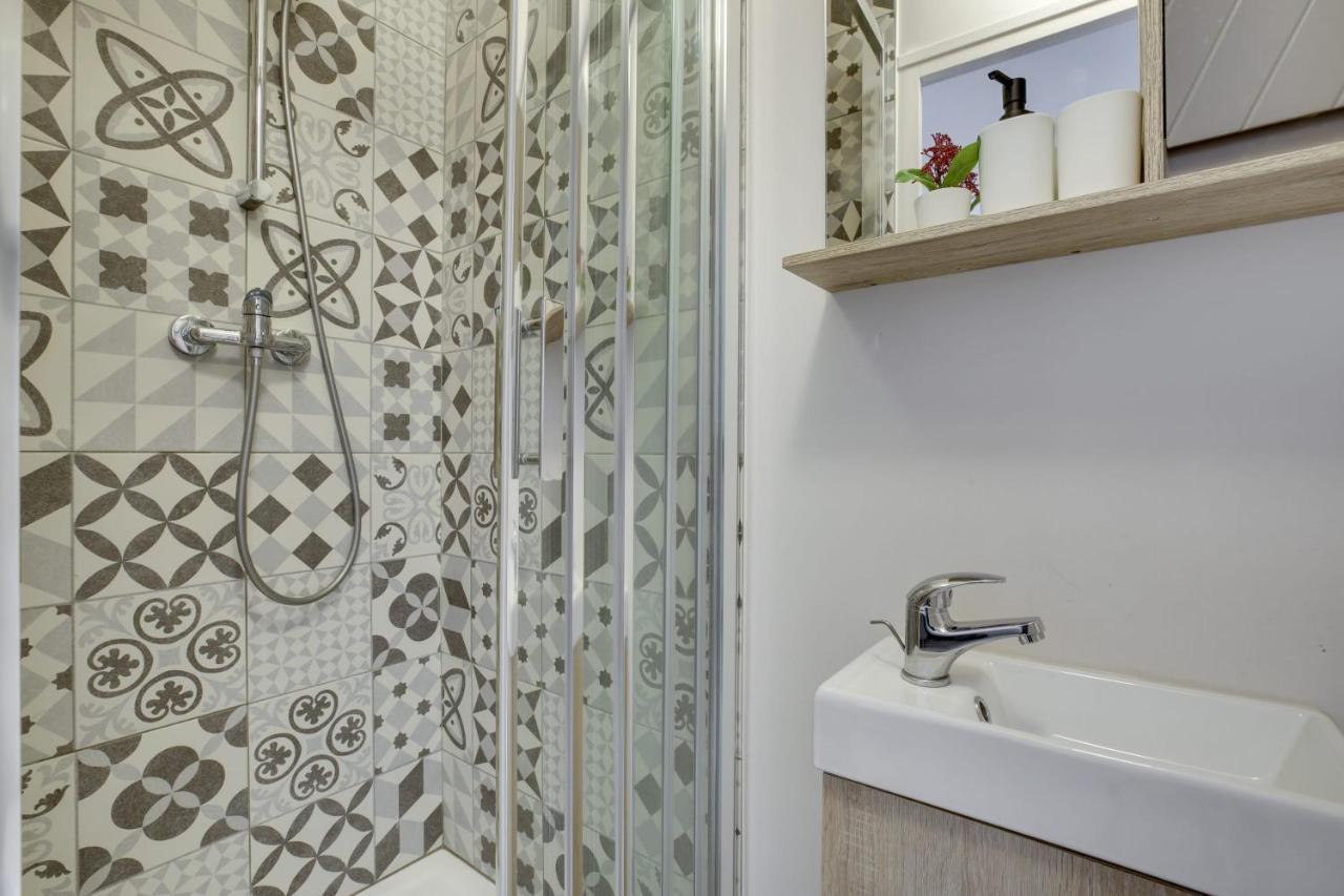 Bright Charming Modern Studio By Dreamy Canal Apartment Paris