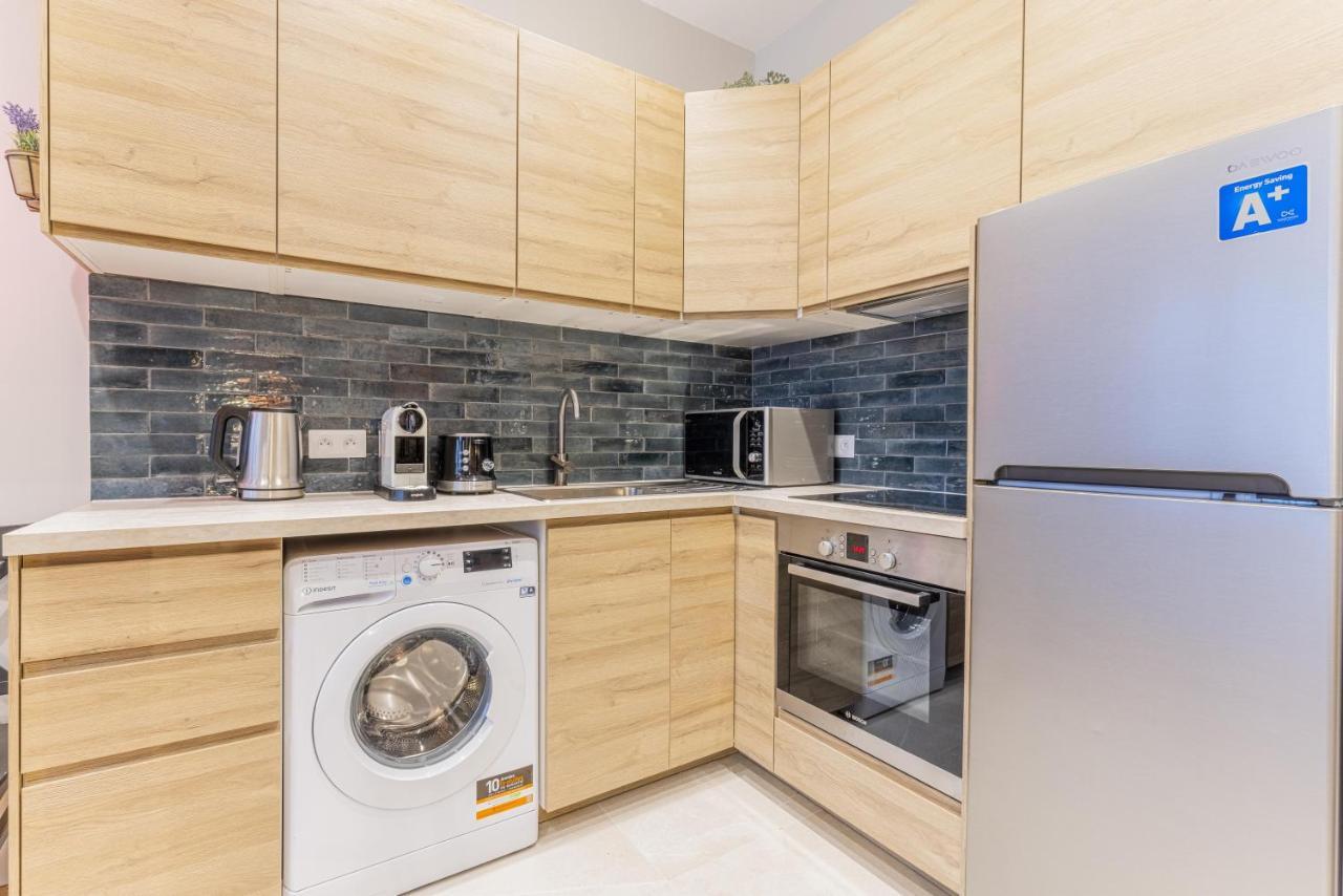 Spacious - 4br-10p - Center *
