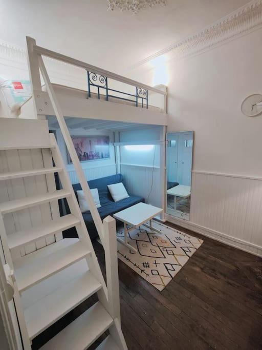 Apartment Studio Proche De La Tour Eiffel