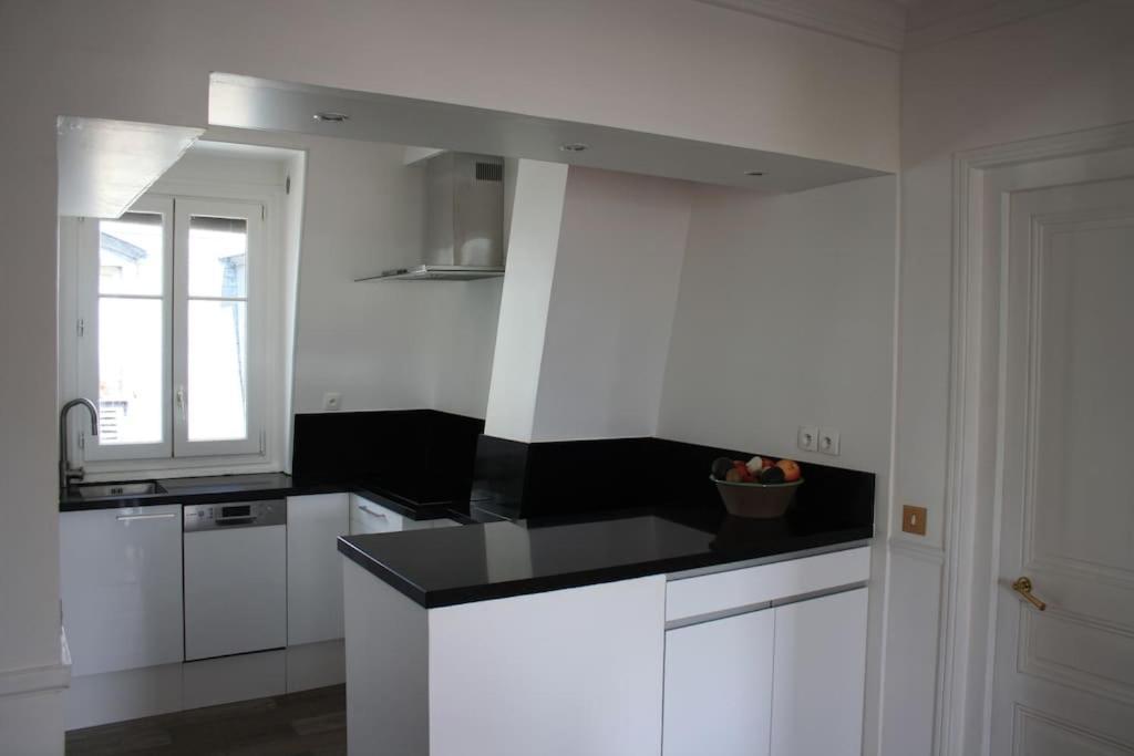 Eiffel Tower View - Republique 4 People 2 Bedrooms Appartement Paris
