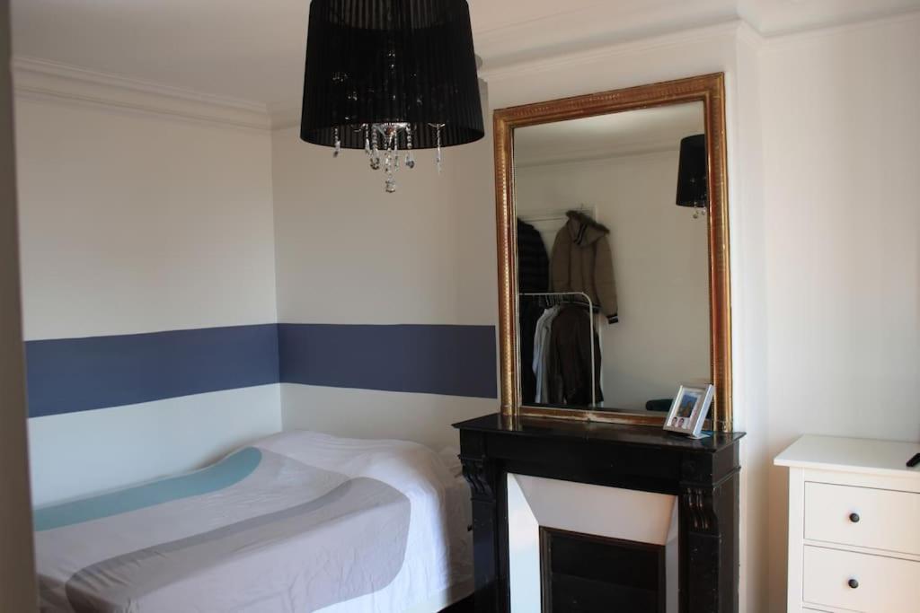 Eiffel Tower View - Republique 4 People 2 Bedrooms Paris