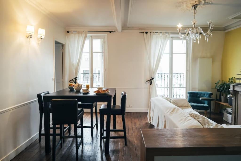 Eiffel Tower View - Republique 4 People 2 Bedrooms * Paris