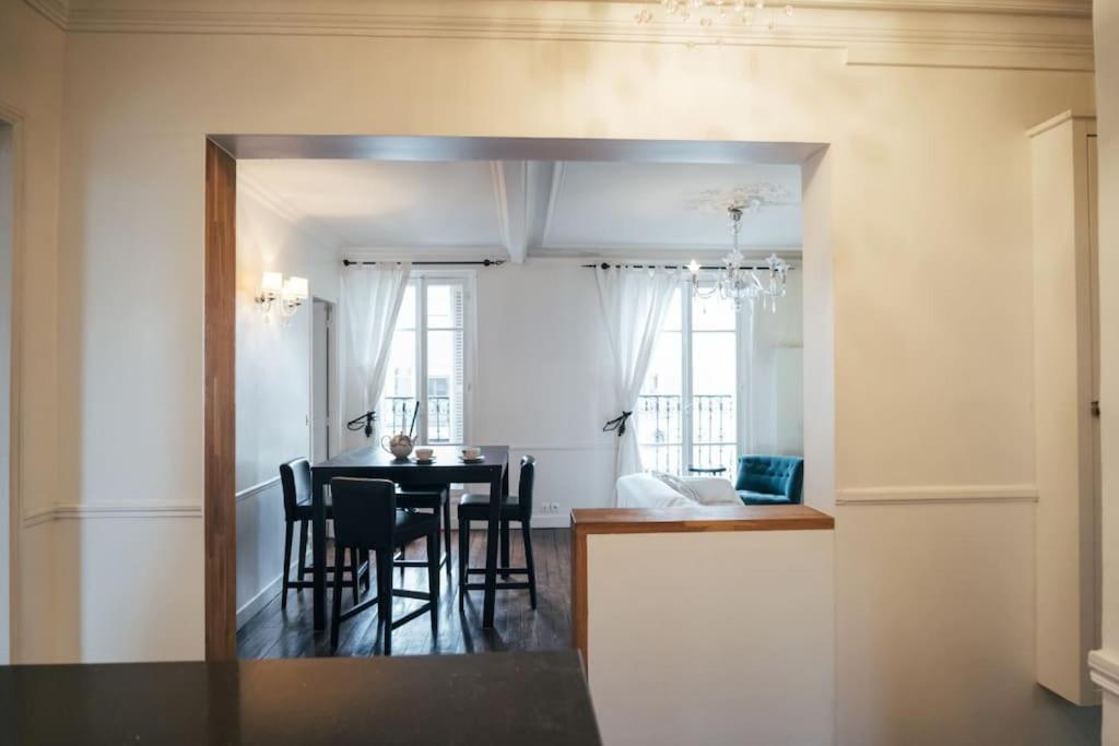 Appartement Eiffel Tower View - Republique 4 People 2 Bedrooms Paris