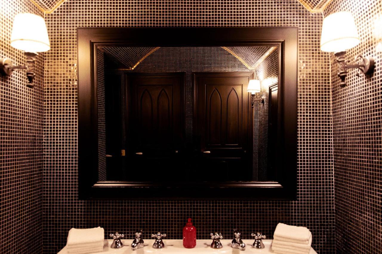 Hotel Du Bourg Tibourg