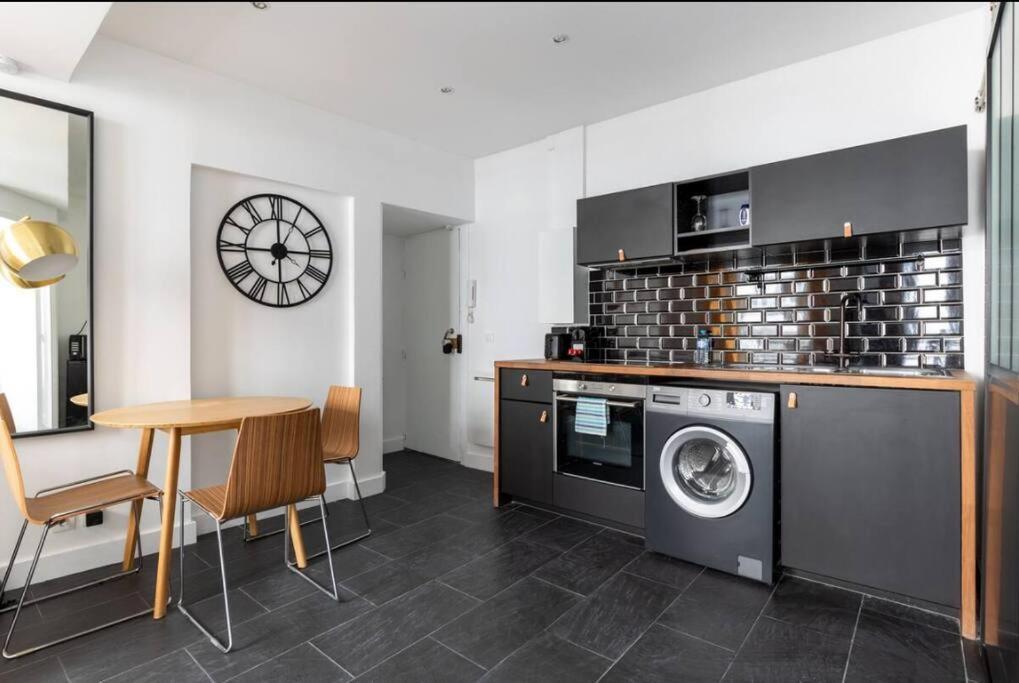 Hsh Nazareth-sentier Ii Charmant 1br Apartment
