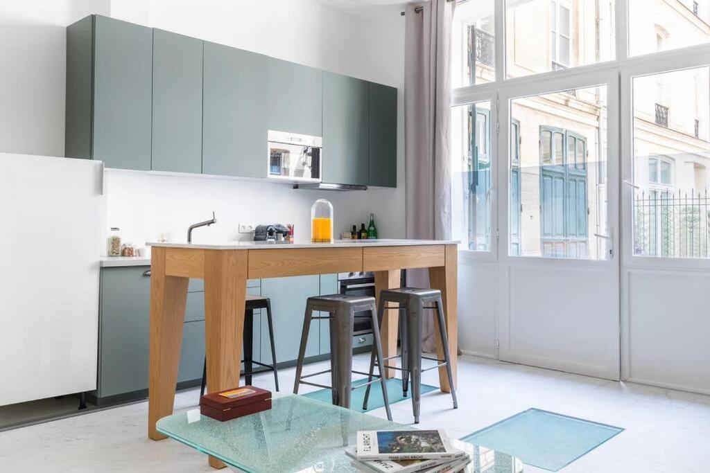 Apartment Champs-elysees/georgev Superbe 4p Paris
