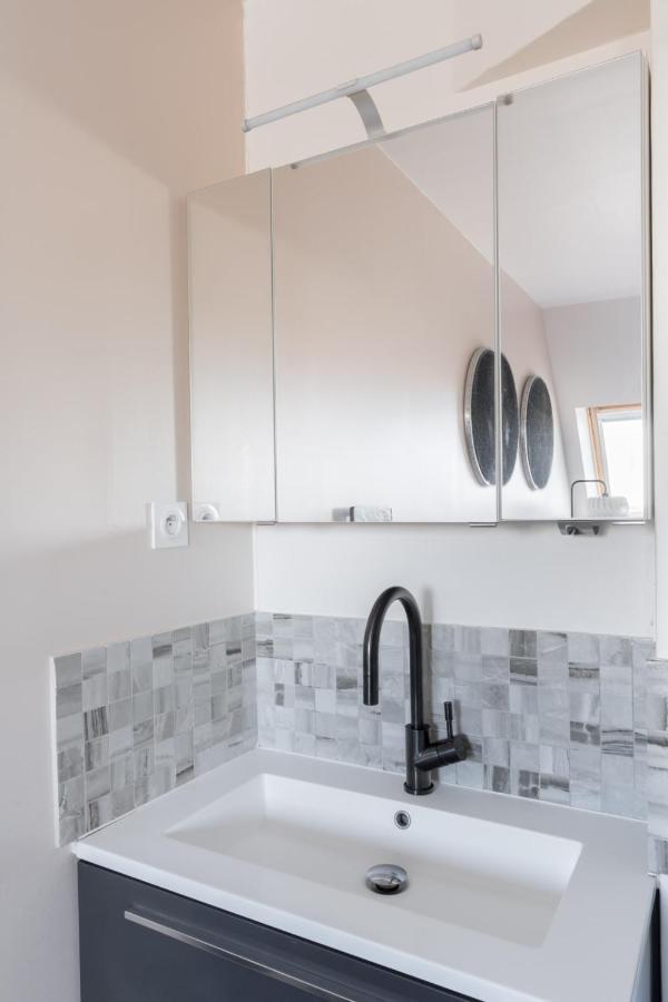 Bright And Homely 1 Bedroom Rooftop In The Marais In *
