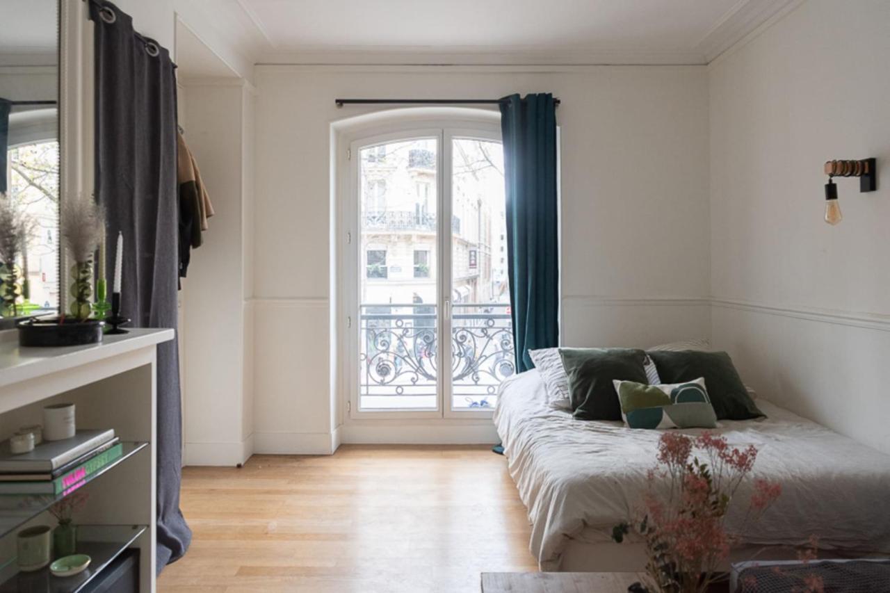 Bright Studio Near The Center Of Appartement *