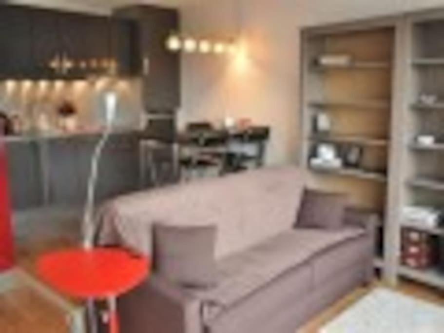 Apartment Roquette Paris