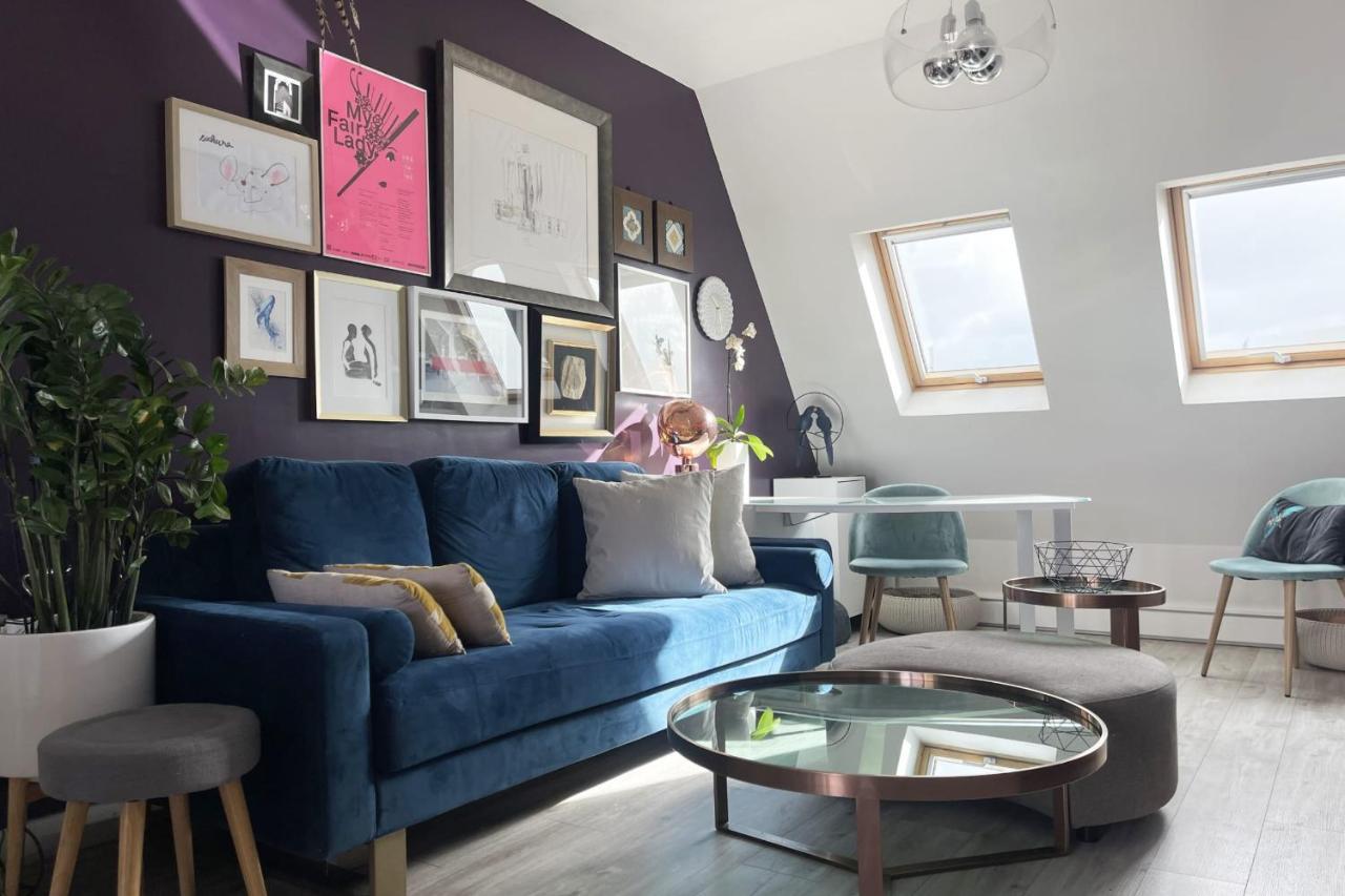 Bright And Homely 1 Bedroom Rooftop In The Marais In Paris