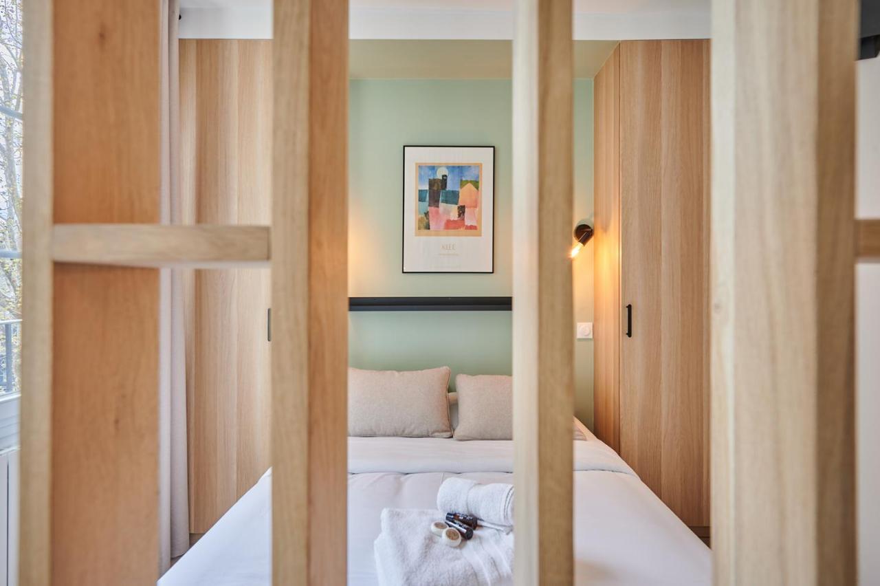 Apartment Center Of By Prestige Paris