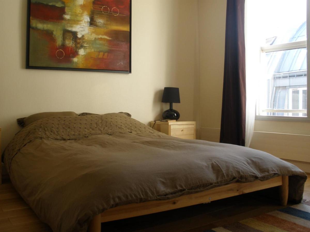 Cozy Apt Centre, 5 Mins Louvre Apartment