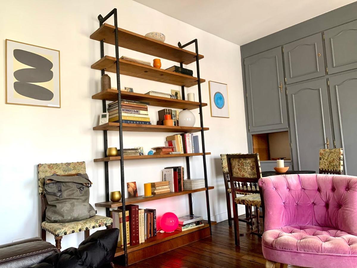 Nest In Apartment Paris