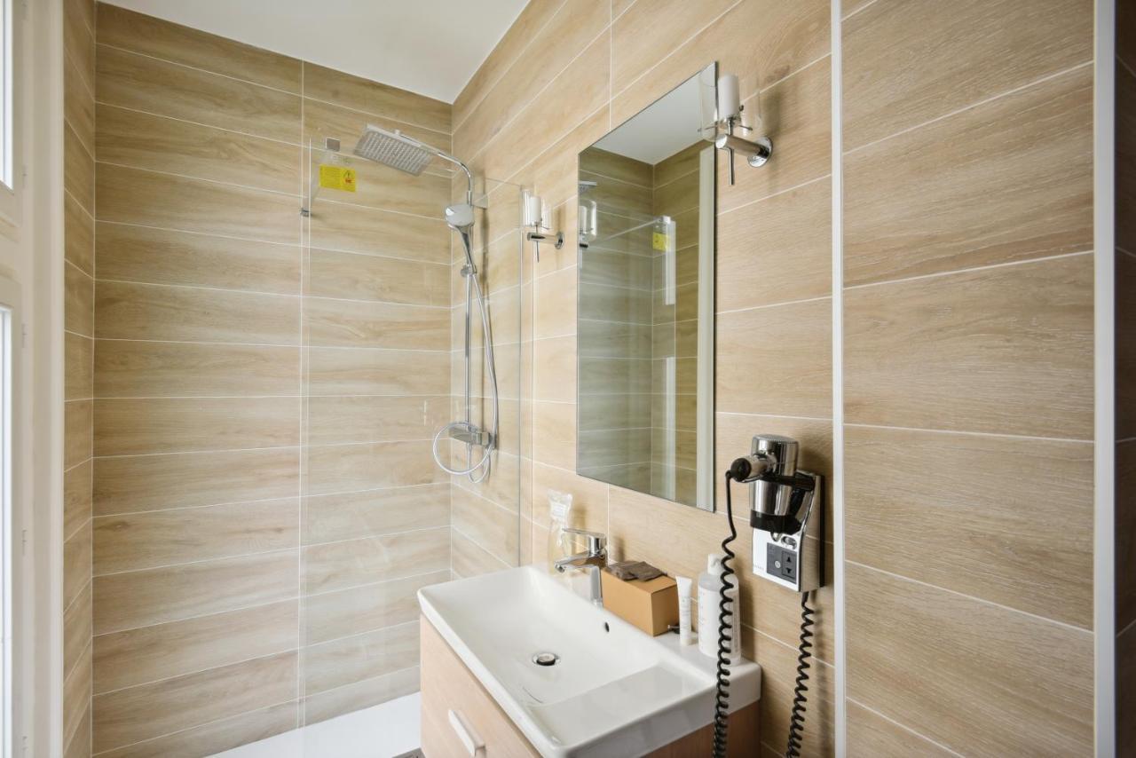 Le Singulier 3* Paris