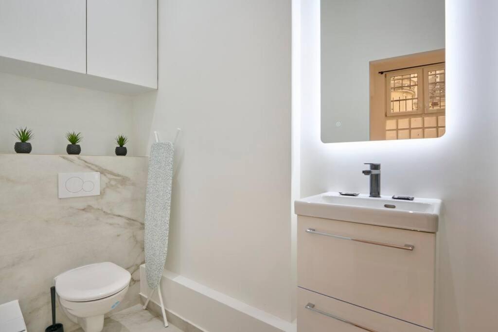 Marais - Modern Apartment Paris