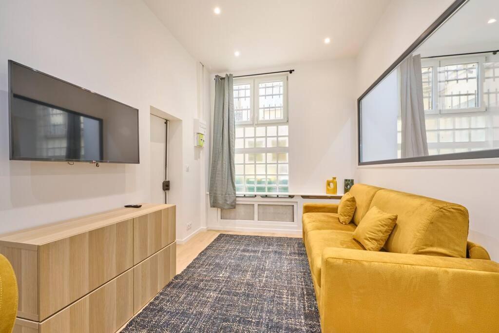 Marais - Modern Apartment Paris