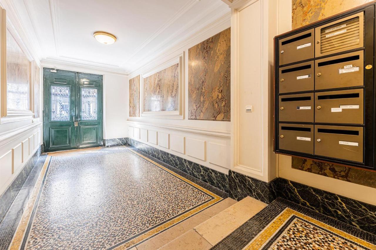 Cozy 16eme - Arc De Triomphe, Champs Elysees & Trocadero Apartment *